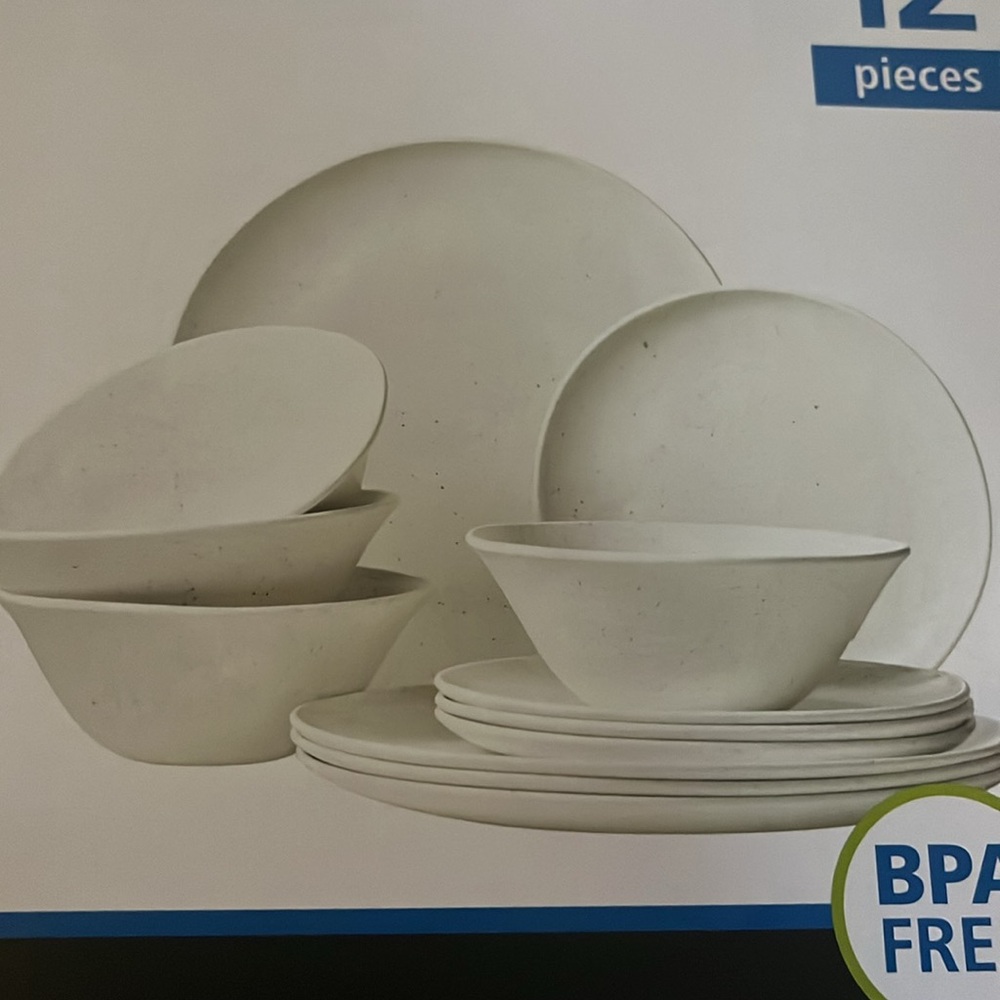 Mainstays 12-Piece Dinnerware Set Service For 4 BPA-Free white  Specks - Picture 4 of 4